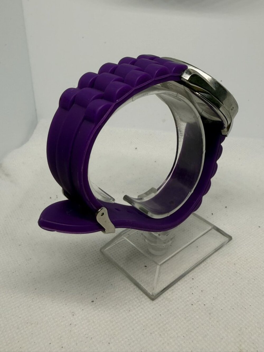Vivani Women's Silver-Tone Crystal Bezel Purple Rubber Band Analog Quartz Watch - Picture 6 of 11